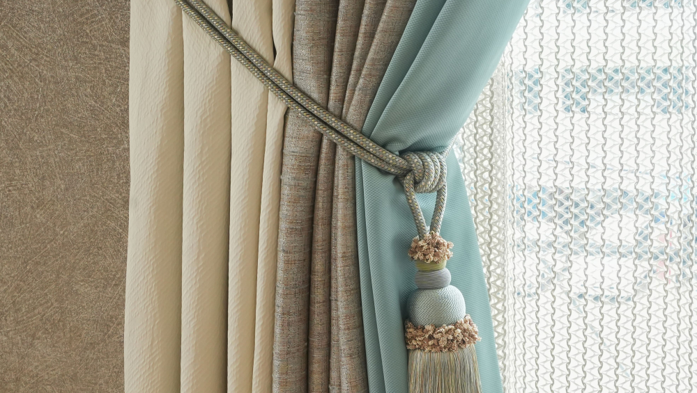 Detailing curtains