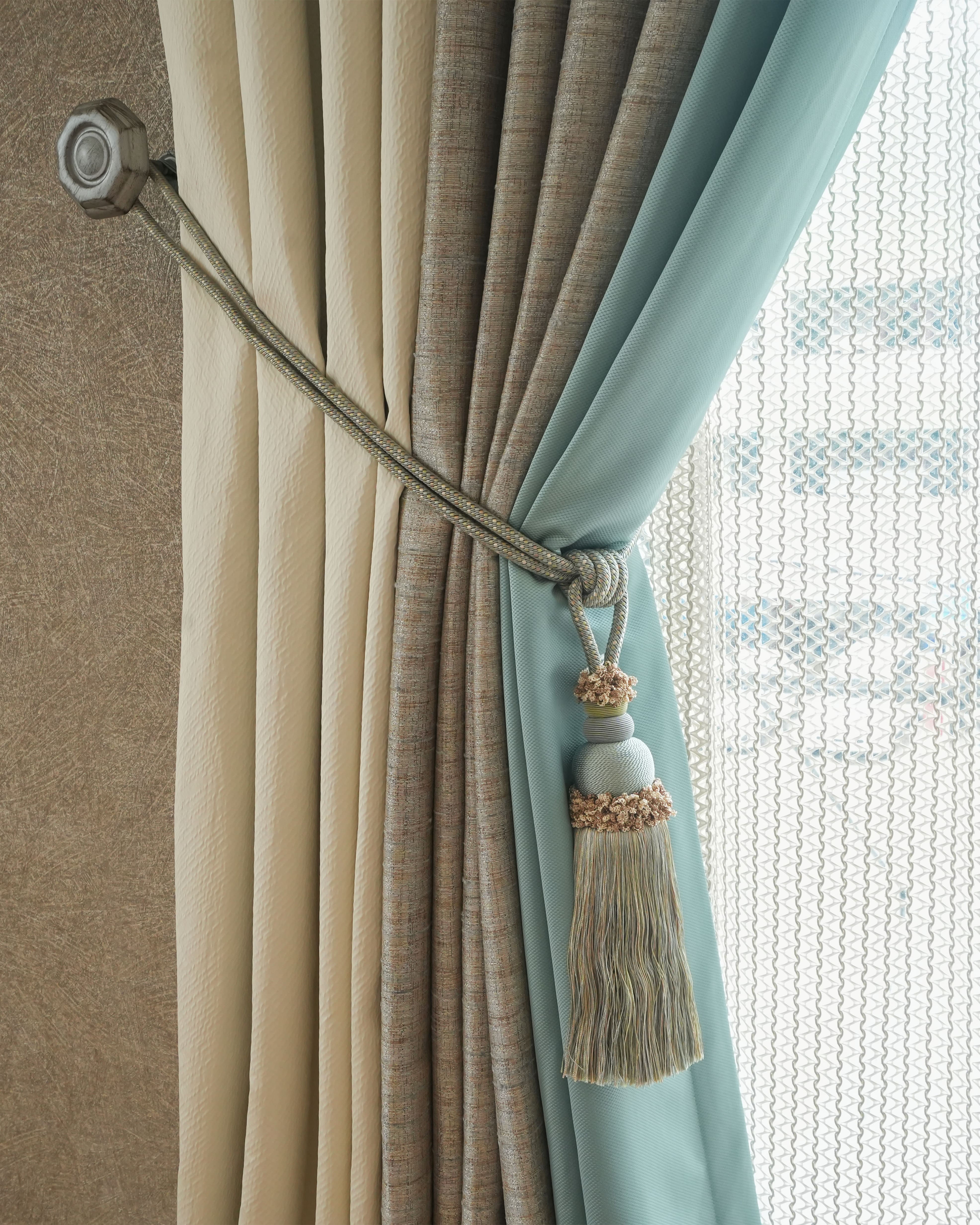 Detailing curtains